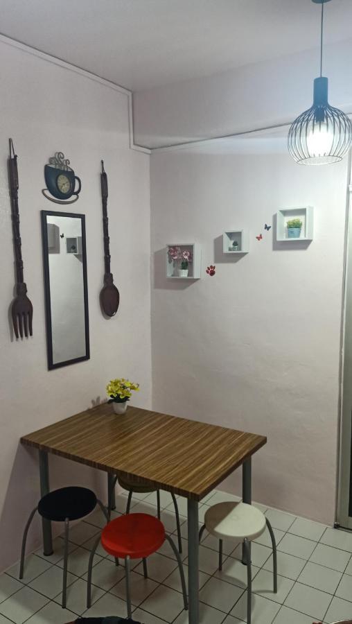 Snoopy Homestay Two Bedroom 峇株巴辖 外观 照片