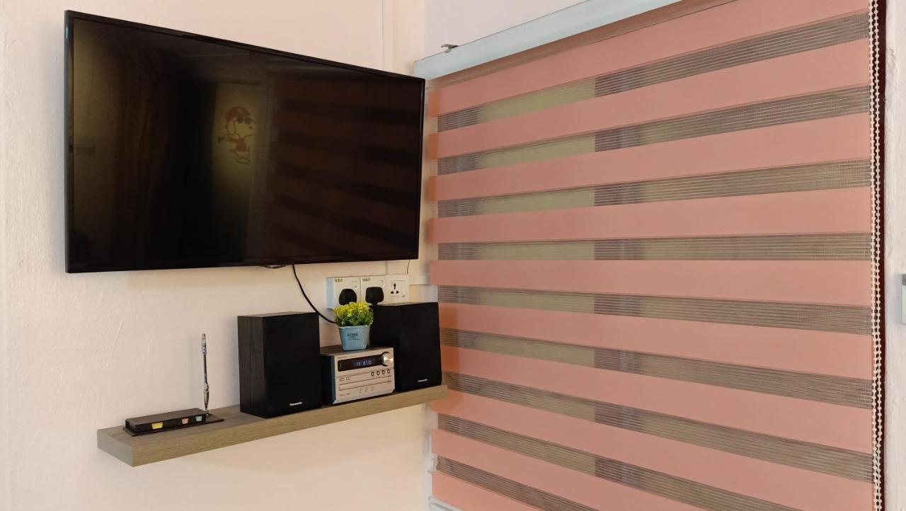 Snoopy Homestay Two Bedroom 峇株巴辖 外观 照片