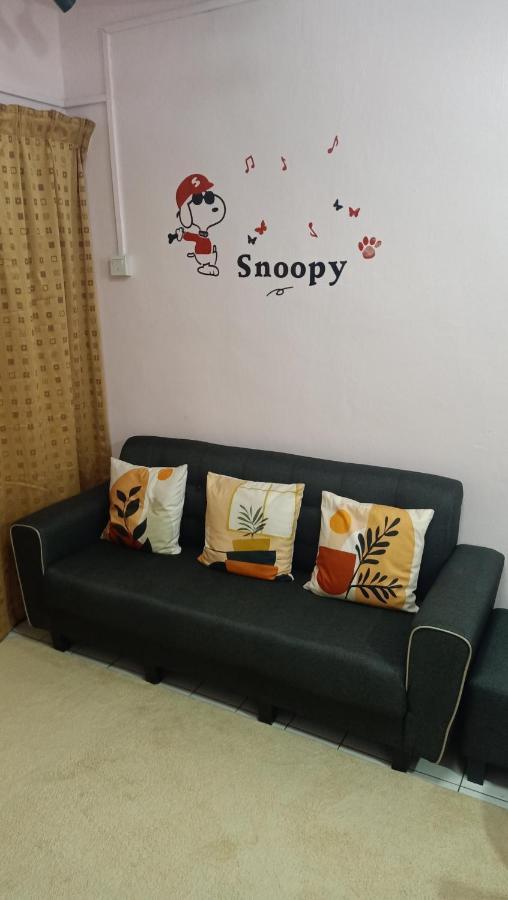 Snoopy Homestay Two Bedroom 峇株巴辖 外观 照片